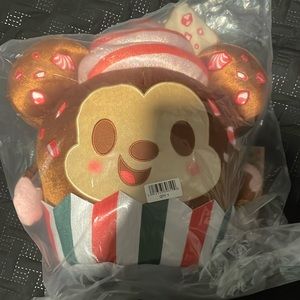 Disney Munchlings Peppermint Bark Cupcake Mickey